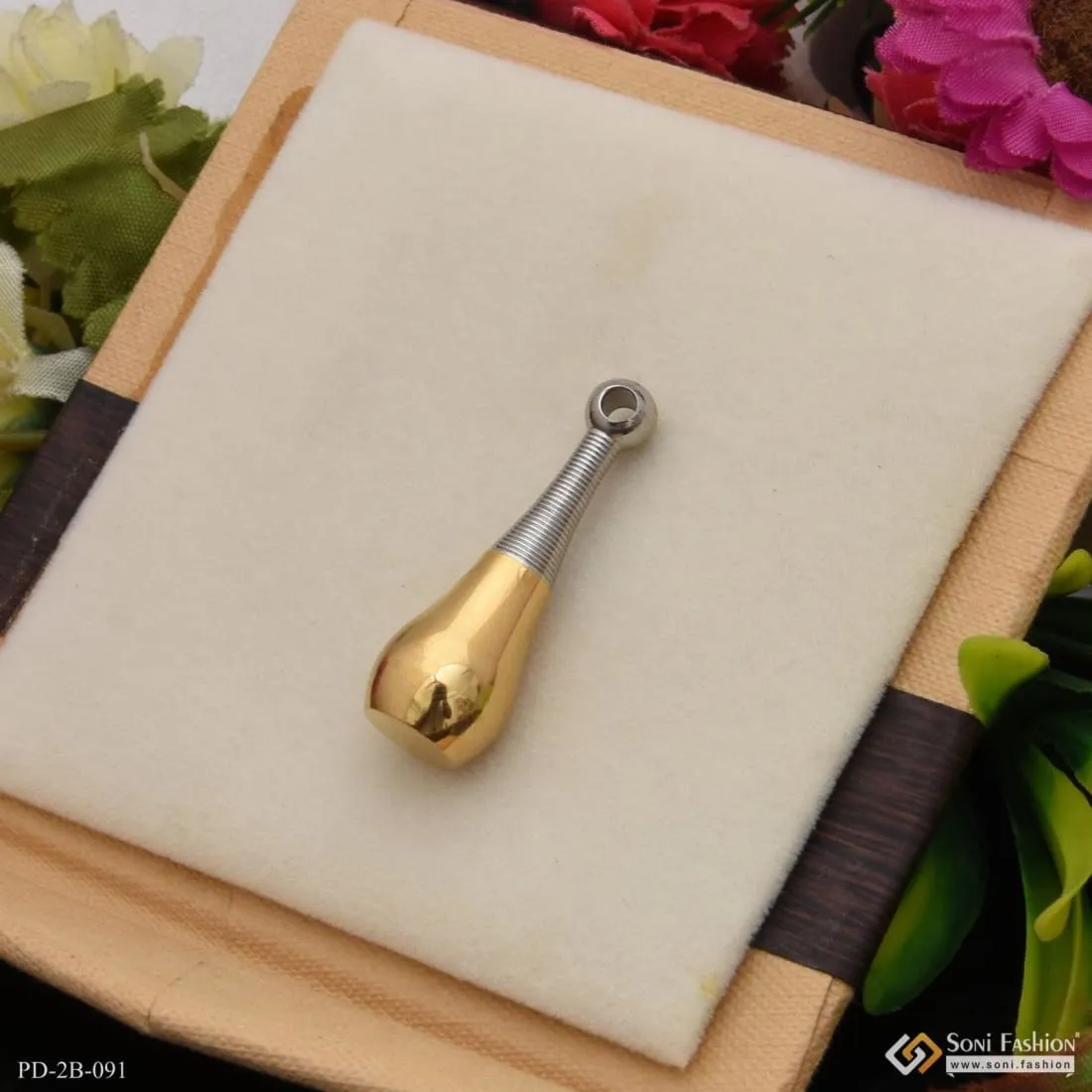 Best Quality Durable Design Golden & Silver Color Pendant for Men - Style B091