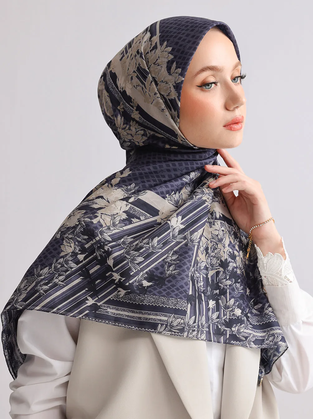 HAMPERS KAMI. X Y.O.U SUNBRELLA SLATE