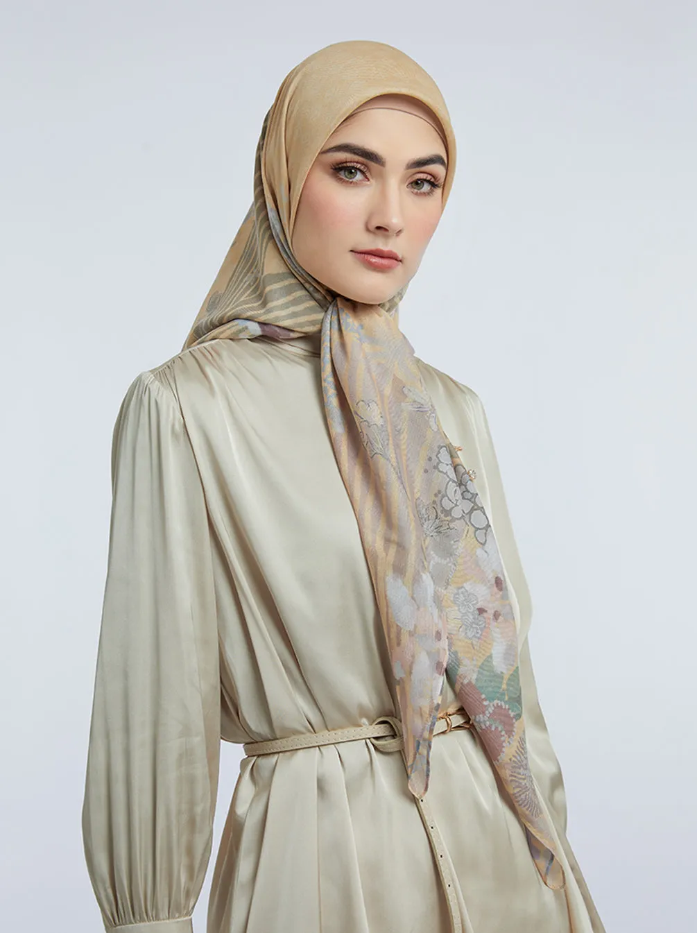 KIMMONIA SIGNATURE SCARF SHORT BREAD