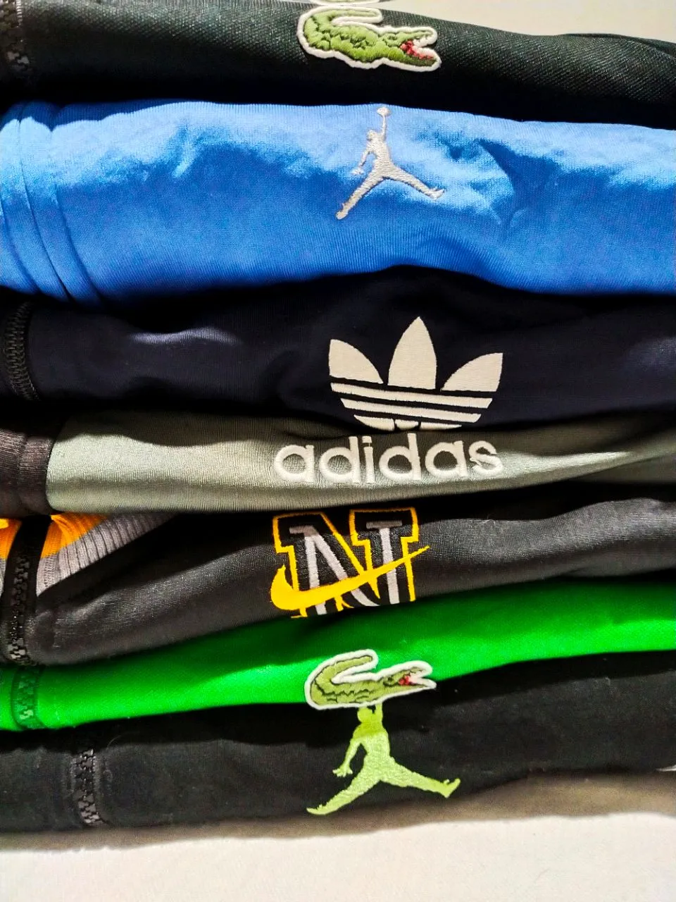 Mix Branded track jacket 83 pcs