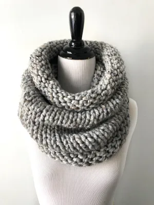 Neckwarmer in Gray Marble