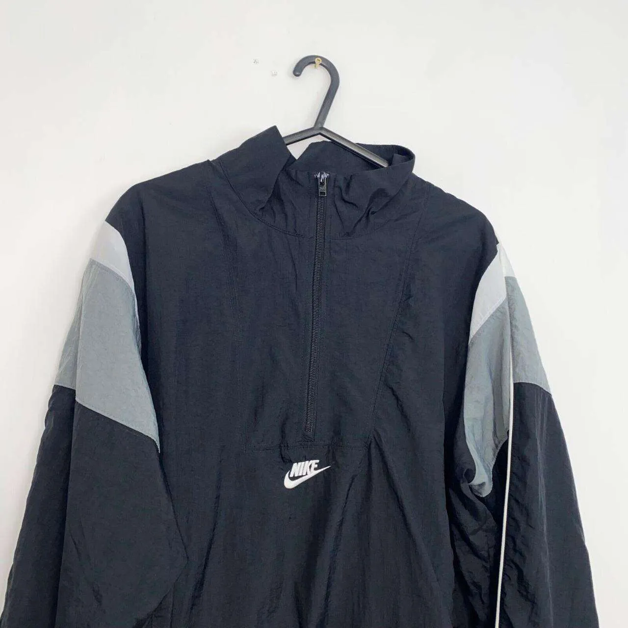Preowned Nike Sportswear Woven Jacket Womens Size XS Black Pullover Track Center Swoosh