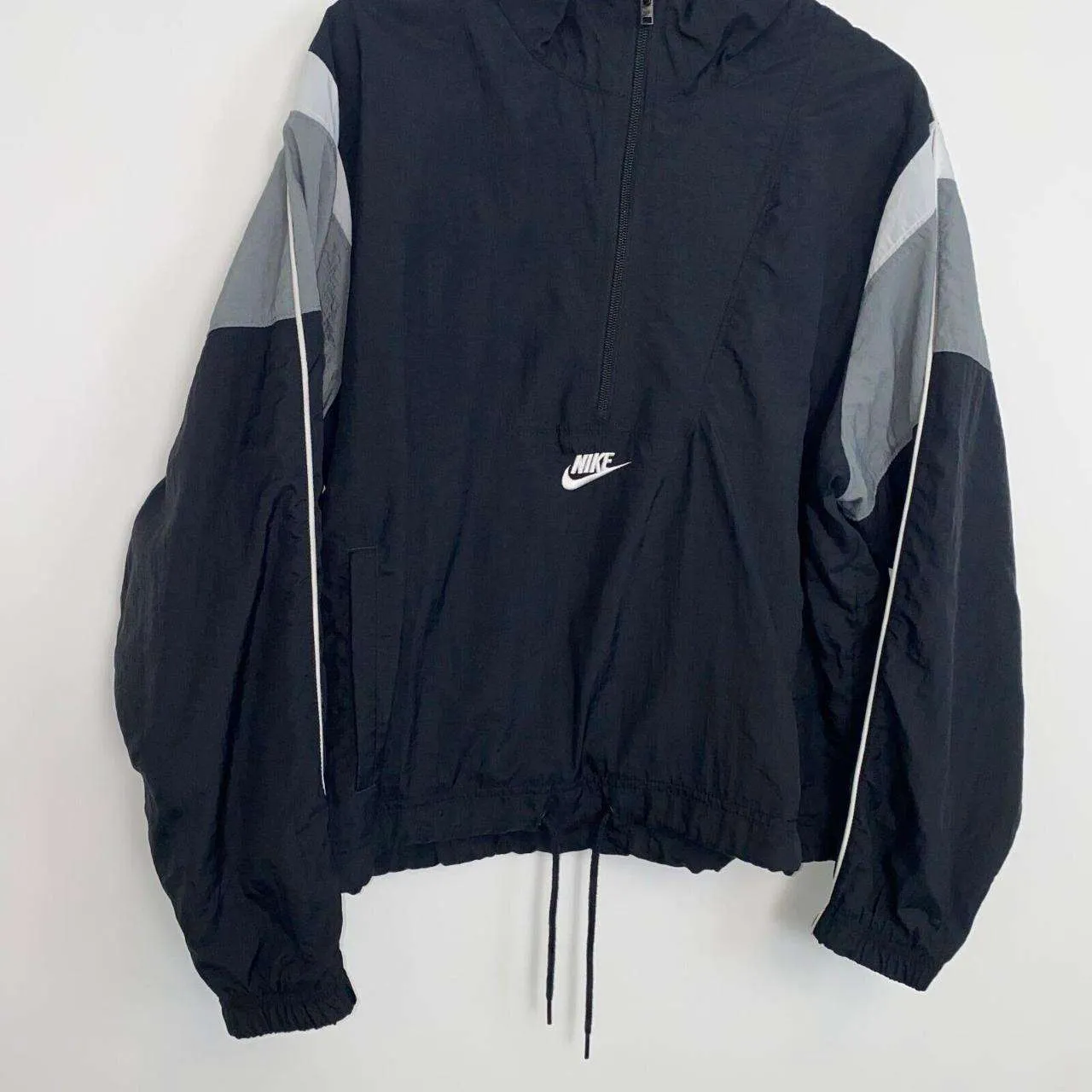 Preowned Nike Sportswear Woven Jacket Womens Size XS Black Pullover Track Center Swoosh