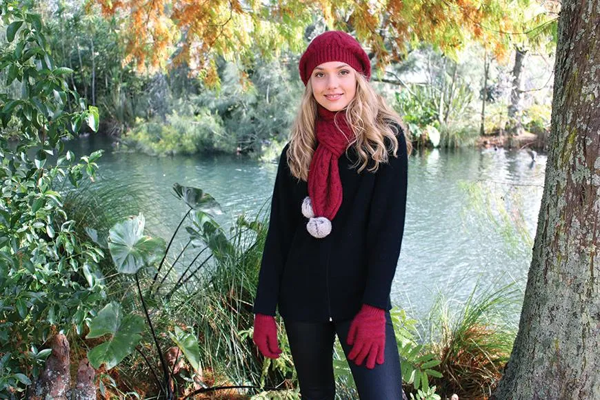 RELAXED CABLE BEANIE WITH RABBIT FUR POMPOM
