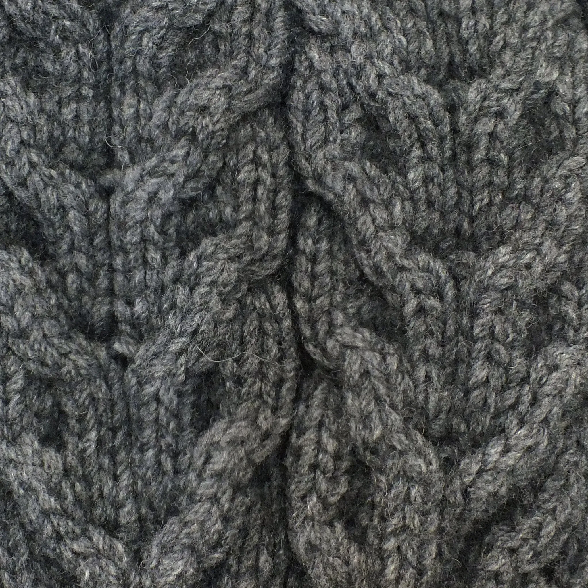 RELAXED CABLE BEANIE WITH RABBIT FUR POMPOM