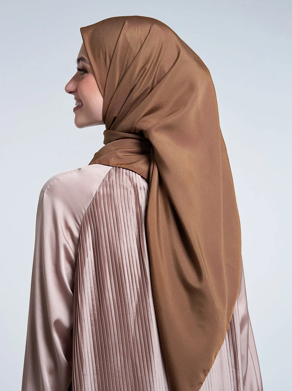 ULTRA SATIN SCARF PLAIN CINNAMON