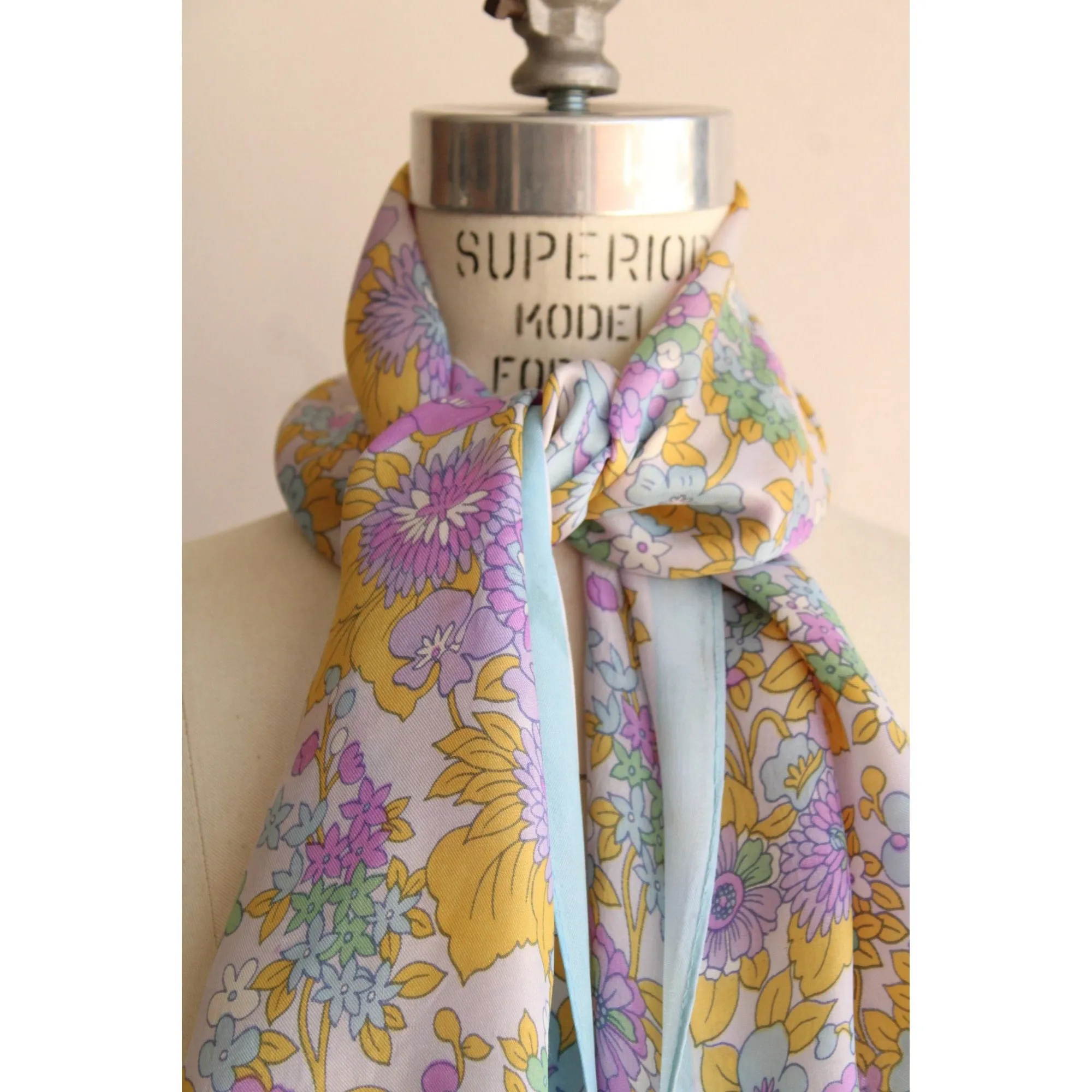 Vintage 1960s Mod Floral Print Rectangle Scarf