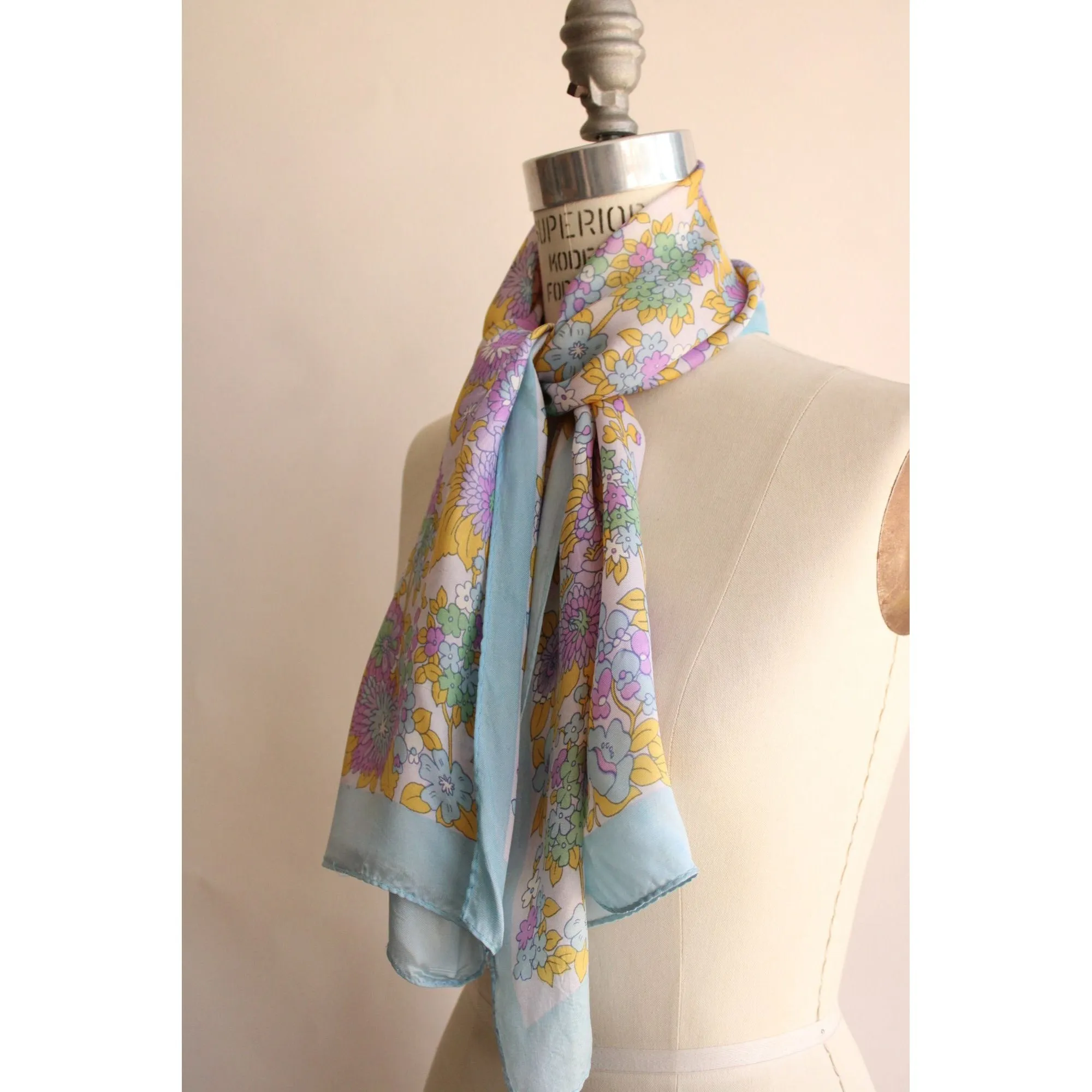 Vintage 1960s Mod Floral Print Rectangle Scarf