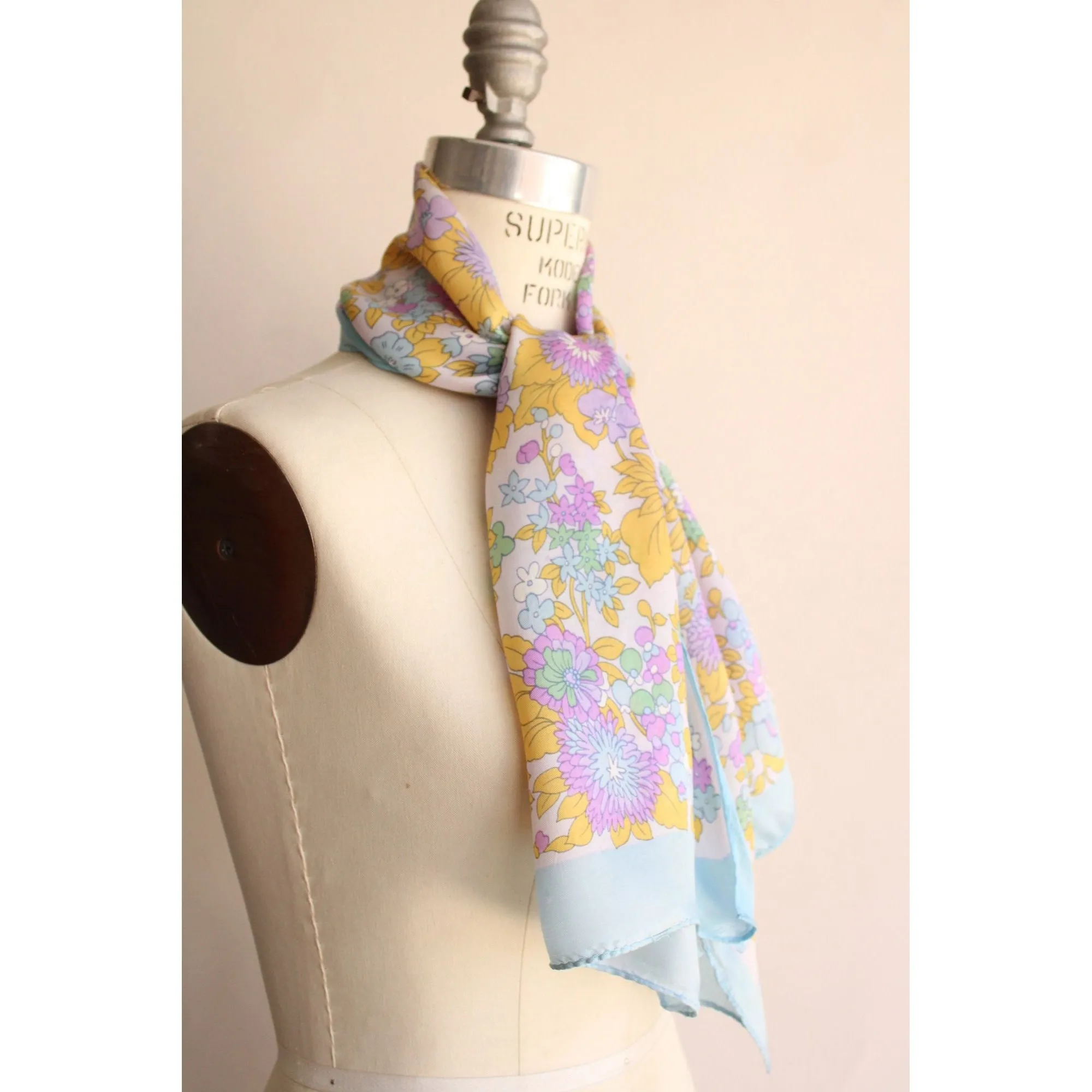 Vintage 1960s Mod Floral Print Rectangle Scarf